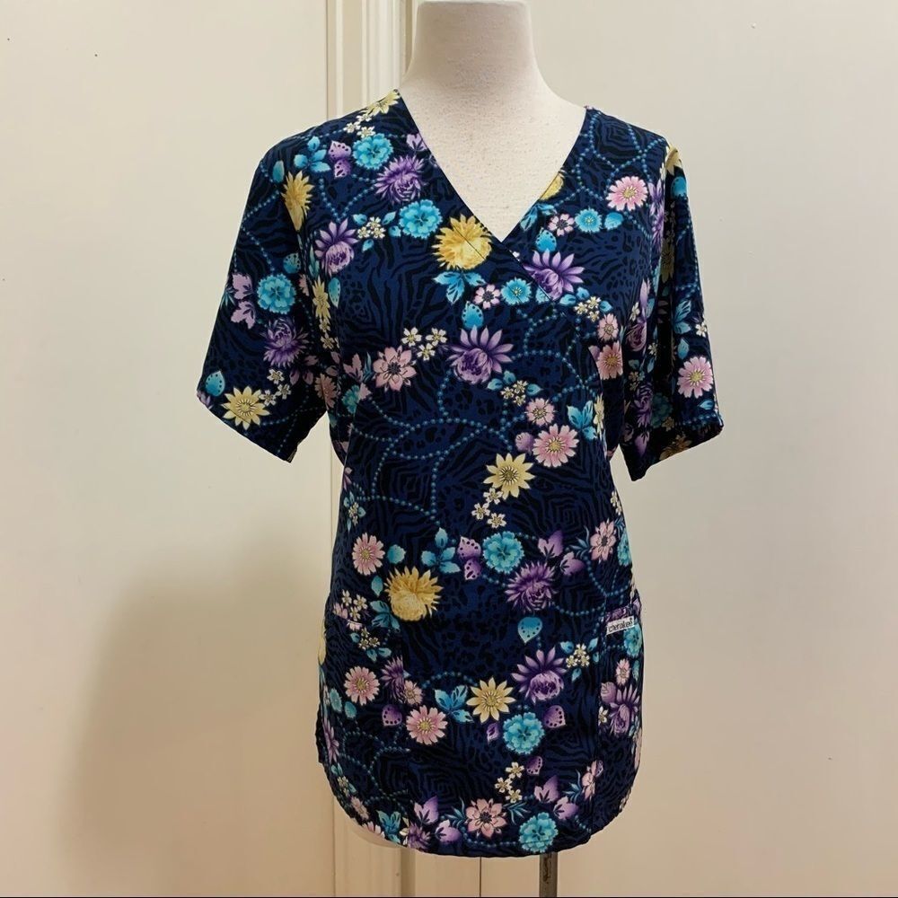 3for$20 floral scrub top size medium